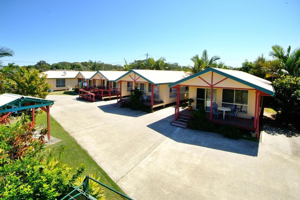 Dolphin Sands Holiday Cabins Coffs Harbour Room photo